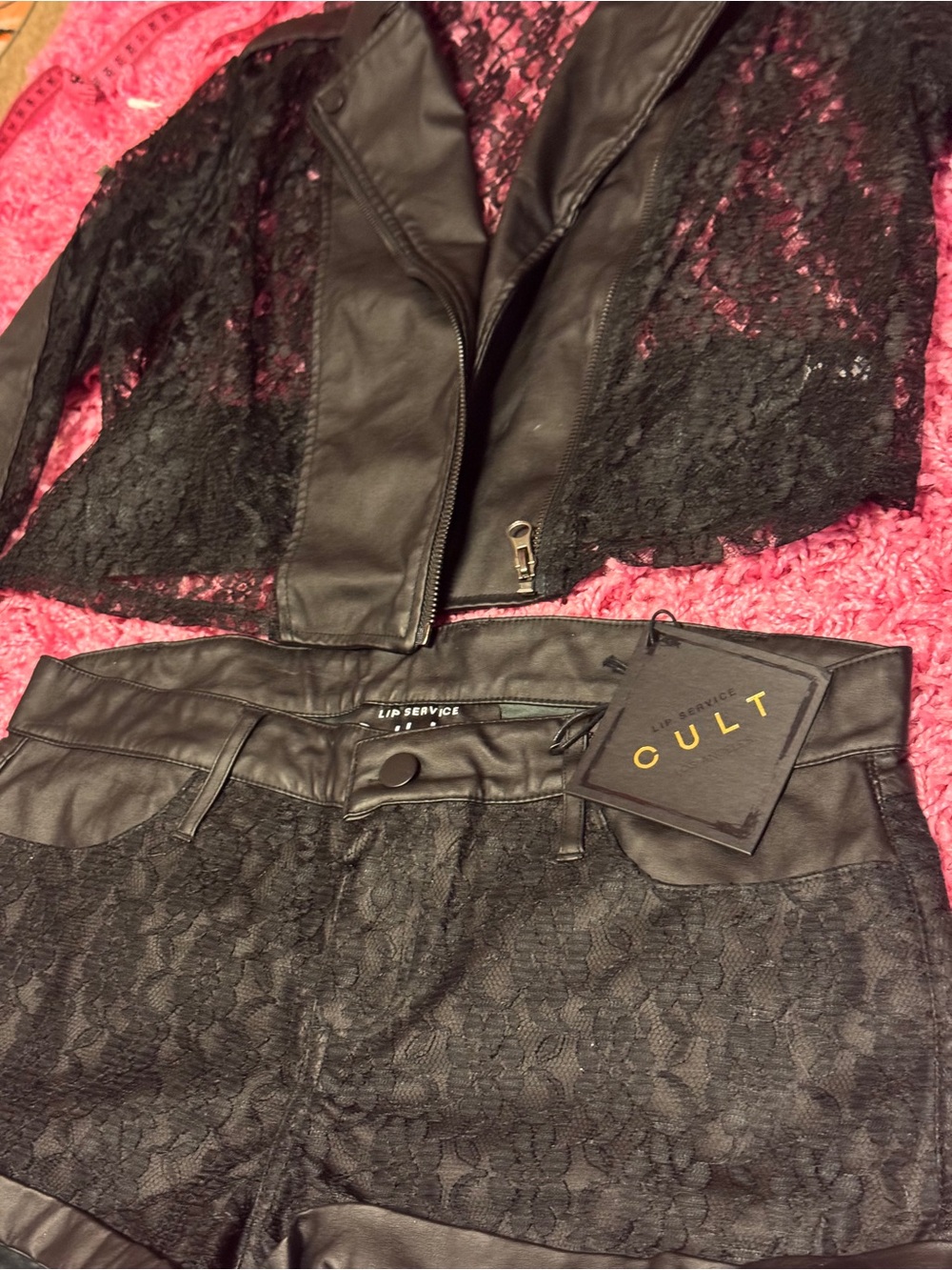 Lip service cult Los Angeles black pleather/lace fashion shorts & matching top - Picture 3 of 11